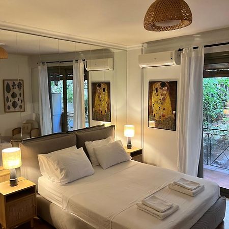 Quiet Apartment With Garden View In Kolonaki Athena Bagian luar foto