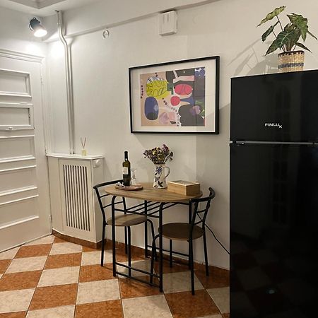 Quiet Apartment With Garden View In Kolonaki Athena Bagian luar foto