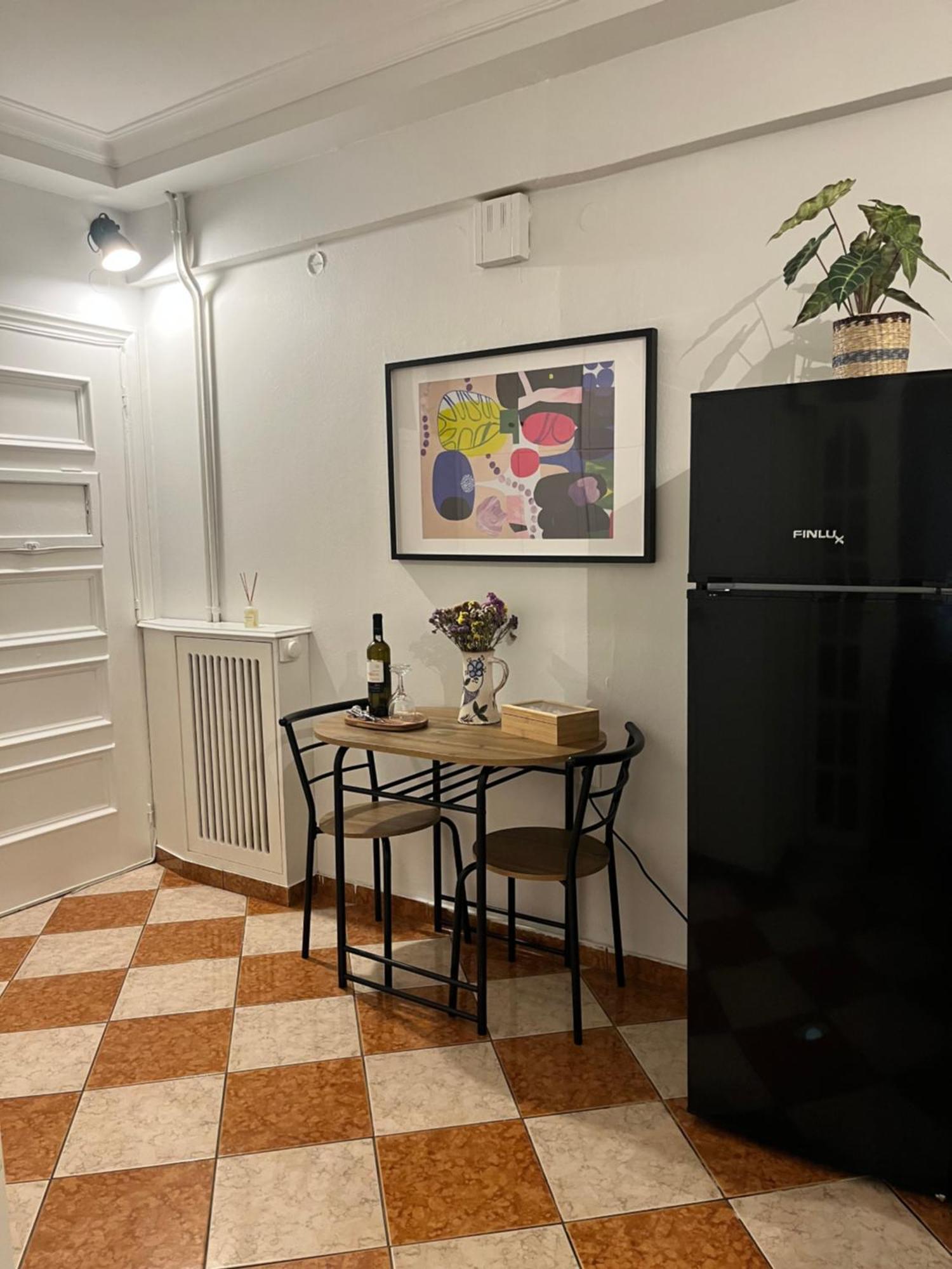 Quiet Apartment With Garden View In Kolonaki Athena Bagian luar foto